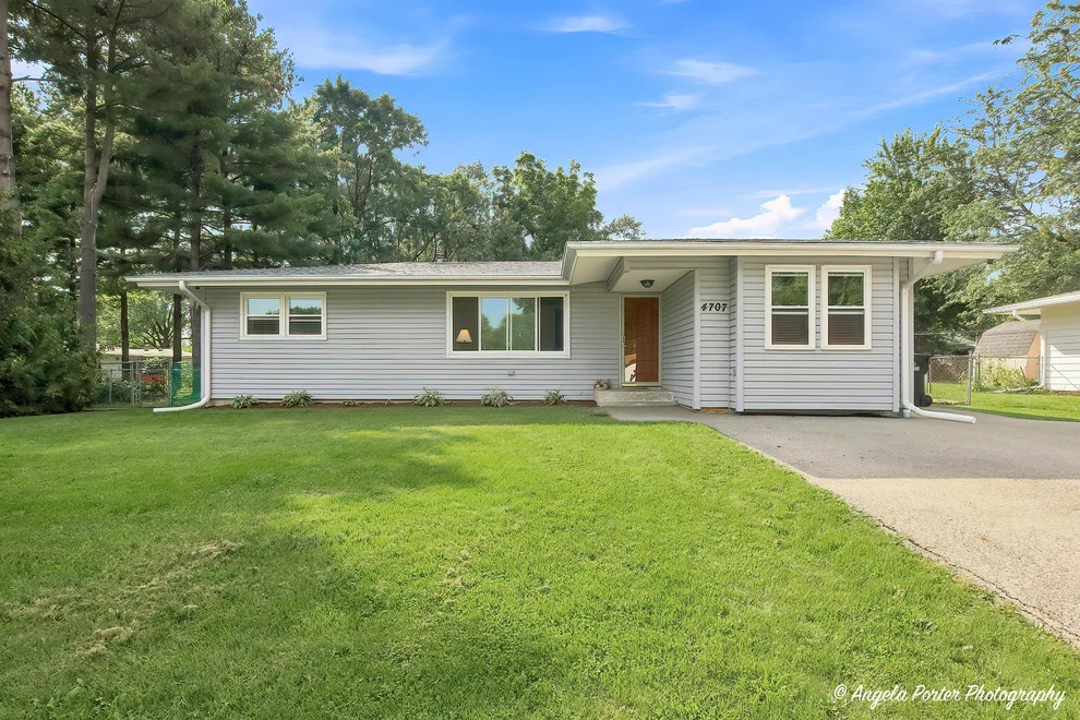 Unit for sale at 4707 William Street, McHenry, IL 60051