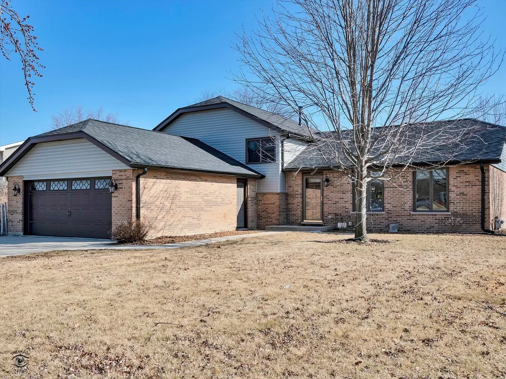 Unit for sale at 15327 Wexford Lane, Orland Park, IL 60462