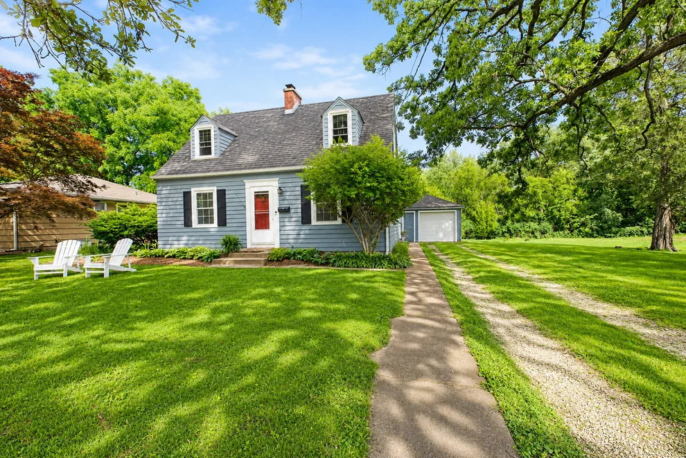 Unit for sale at 105 S Seymour Avenue, Grayslake, IL 60030