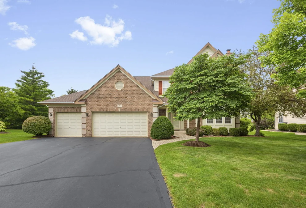 Unit for sale at 4 Wellesley Court, Hawthorn Woods, IL 60047