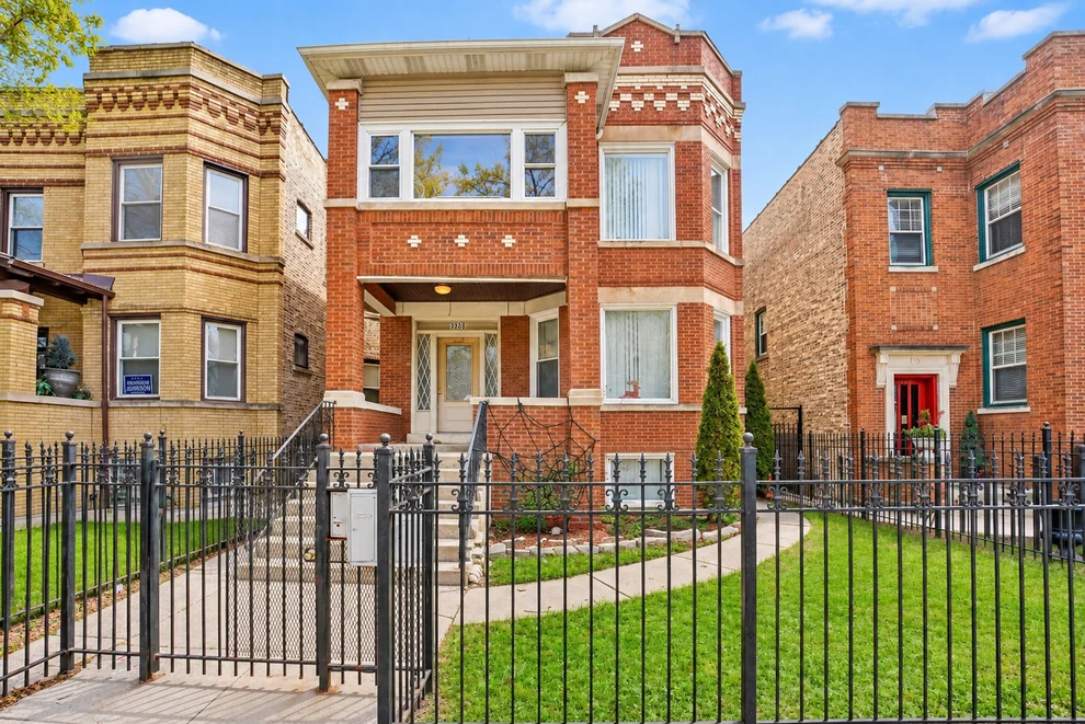 Unit for sale at 1229 N Austin Boulevard, Chicago, IL 60651