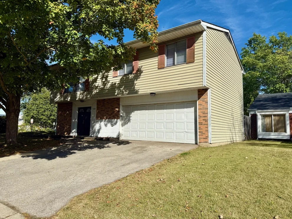 Unit for sale at 149 Highbury Drive, Elgin, IL 60120