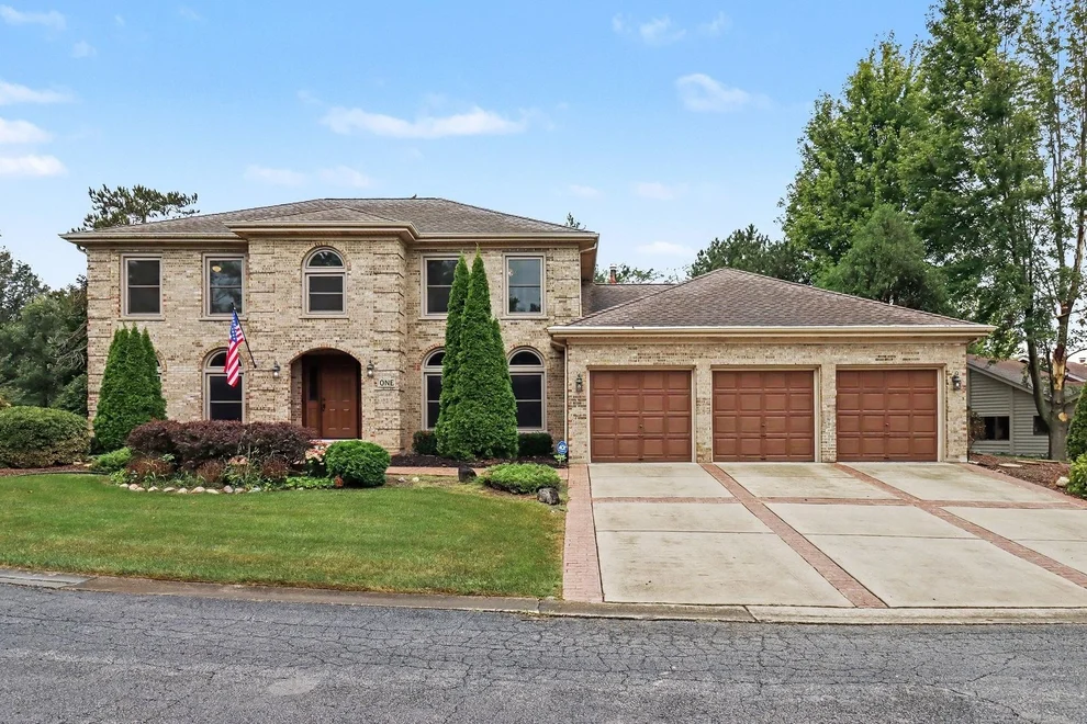 Unit for sale at 1 Golf View Lane, Frankfort, IL 60423
