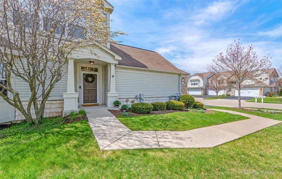 Unit for sale at 2351 Camden Bay, Elgin, IL 60123