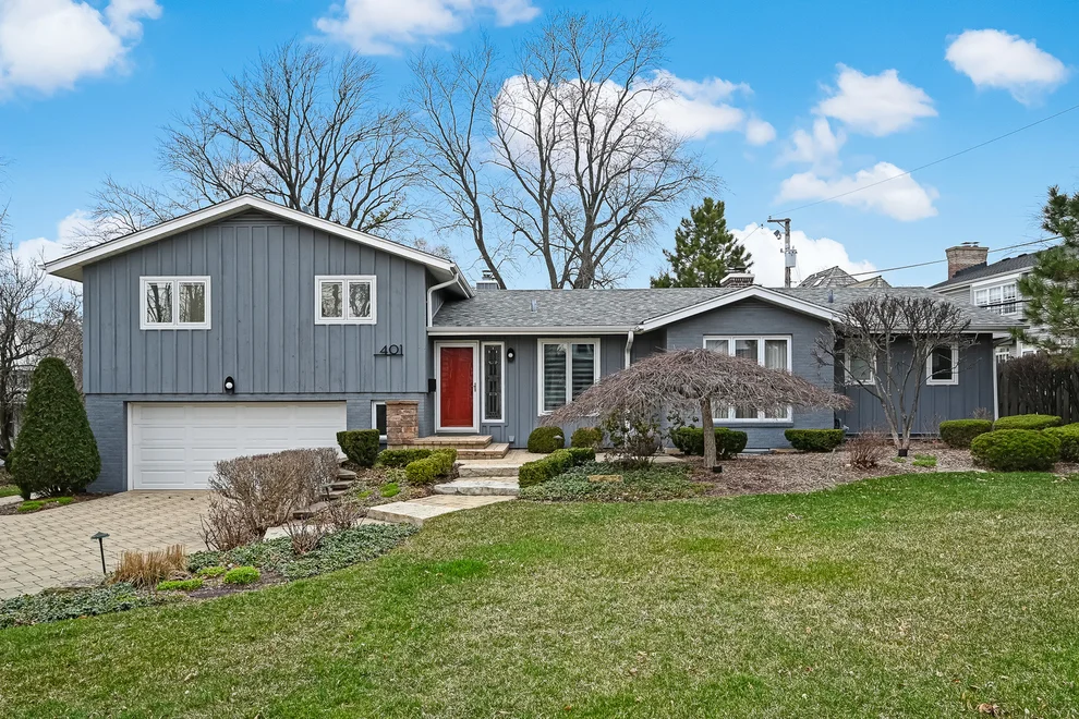 Unit for sale at 401 8th Place, Hinsdale, IL 60521