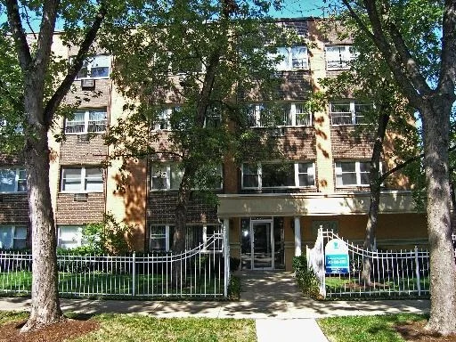 Unit for sale at 1930 W Estes Avenue, CHICAGO, IL 60626