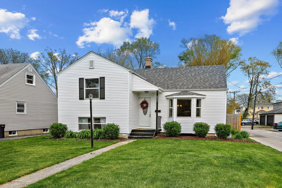 Unit for sale at 233 S Lodge Lane, Lombard, IL 60148