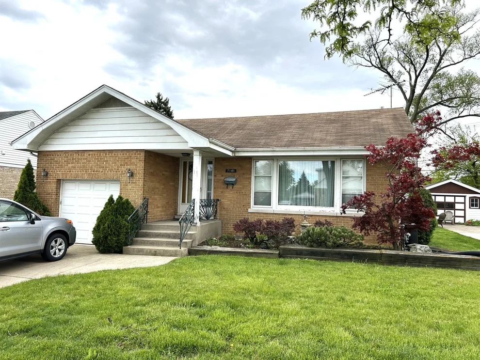 Unit for sale at 7141 W KEENEY Street, Niles, IL 60714