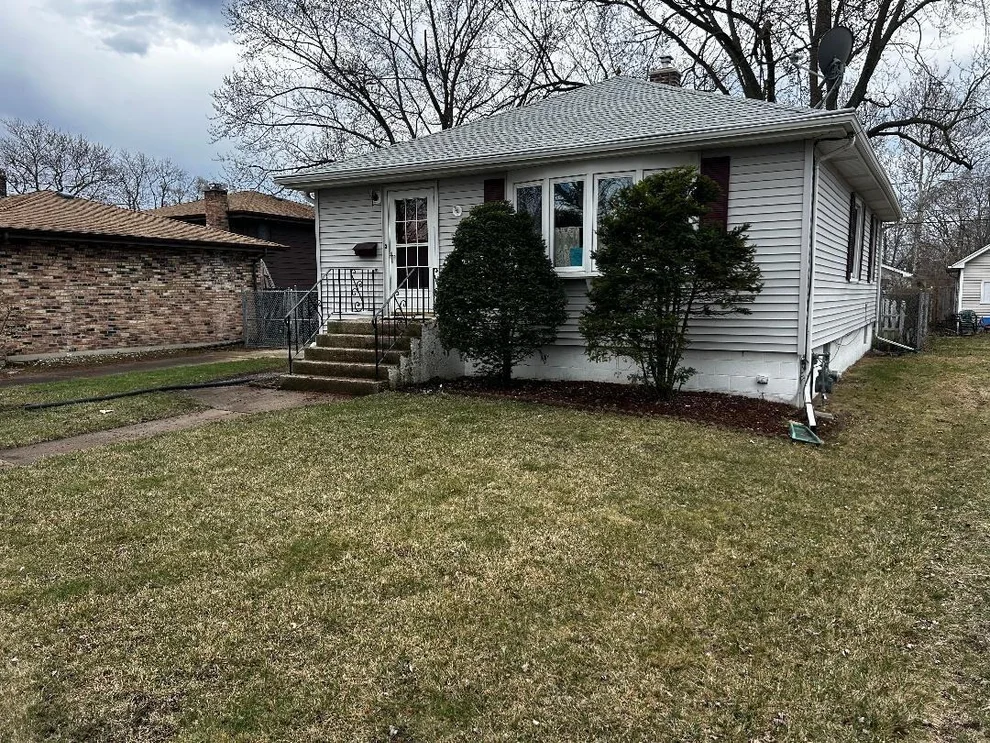 Unit for sale at 18448 Ridgewood Avenue, Lansing, IL 60438