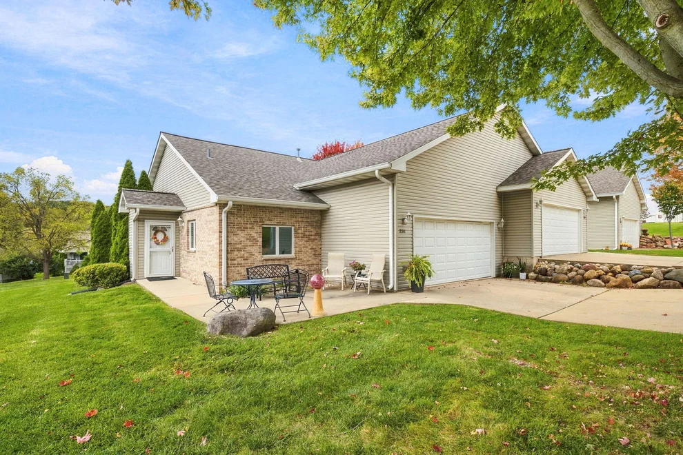 Unit for sale at 2518 Reynolds Manor Drive, Ottawa, IL 61350