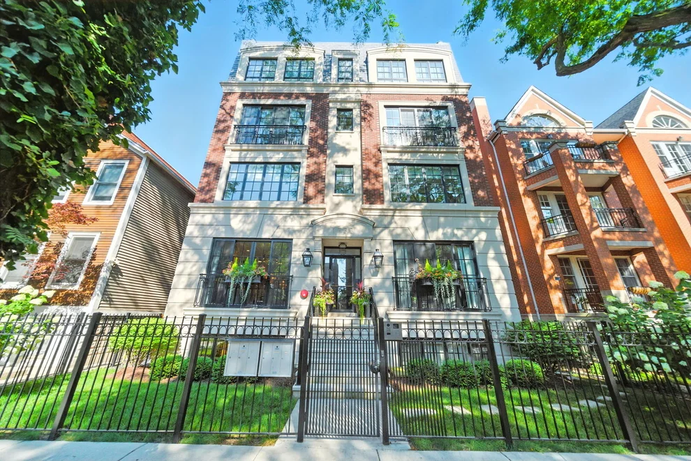 Unit for sale at 1733 N Mohawk Street, Chicago, IL 60614