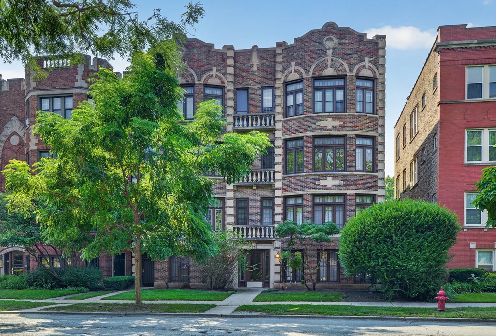 Unit for sale at 426 S AUSTIN Boulevard, Oak Park, IL 60304