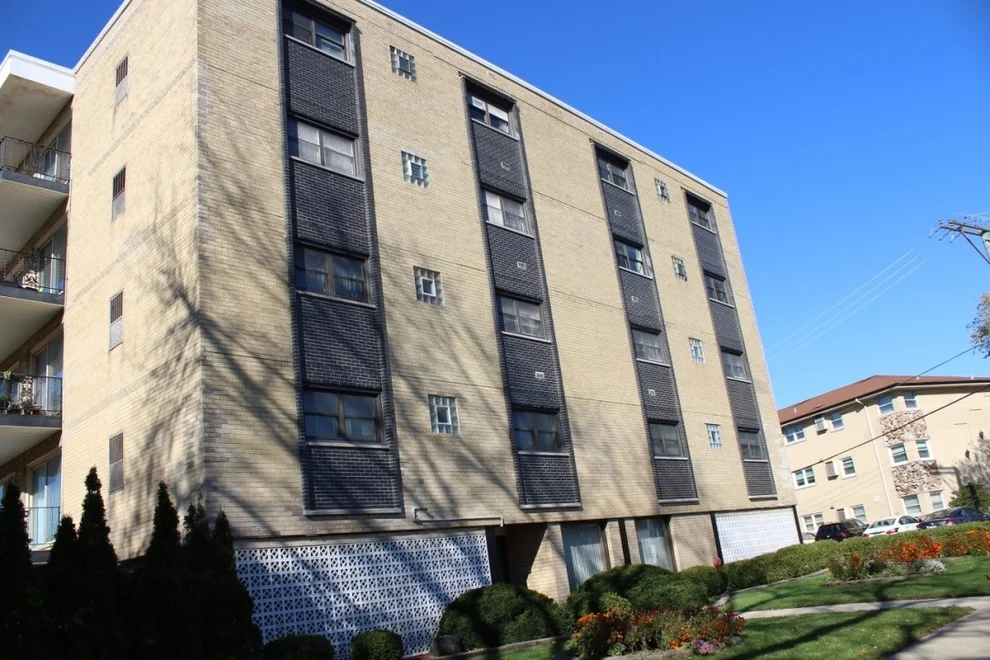Unit for sale at 5010 N Austin Avenue, Chicago, IL 60630
