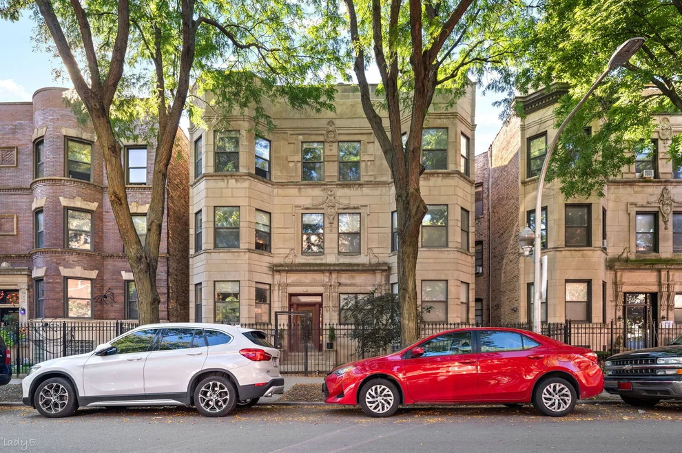 Unit for sale at 4354 N Kenmore Avenue, Chicago, IL 60613