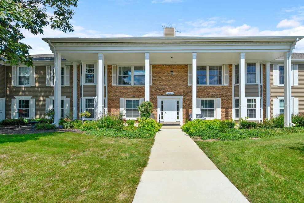 Unit for sale at 1105 Spring Garden Circle, Naperville, IL 60563