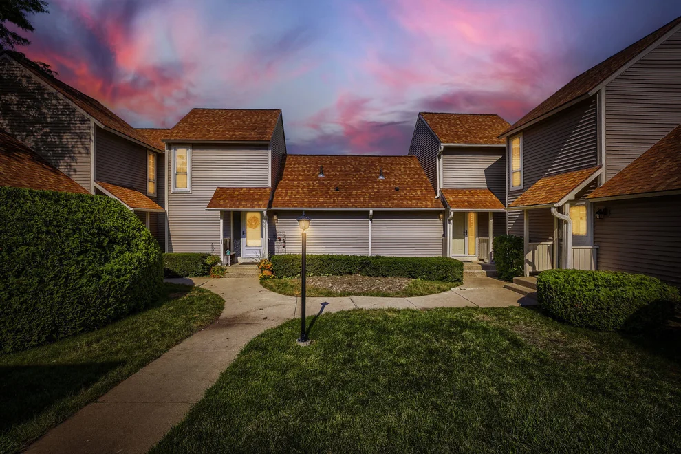 Unit for sale at 901 Vose Drive, Gurnee, IL 60031