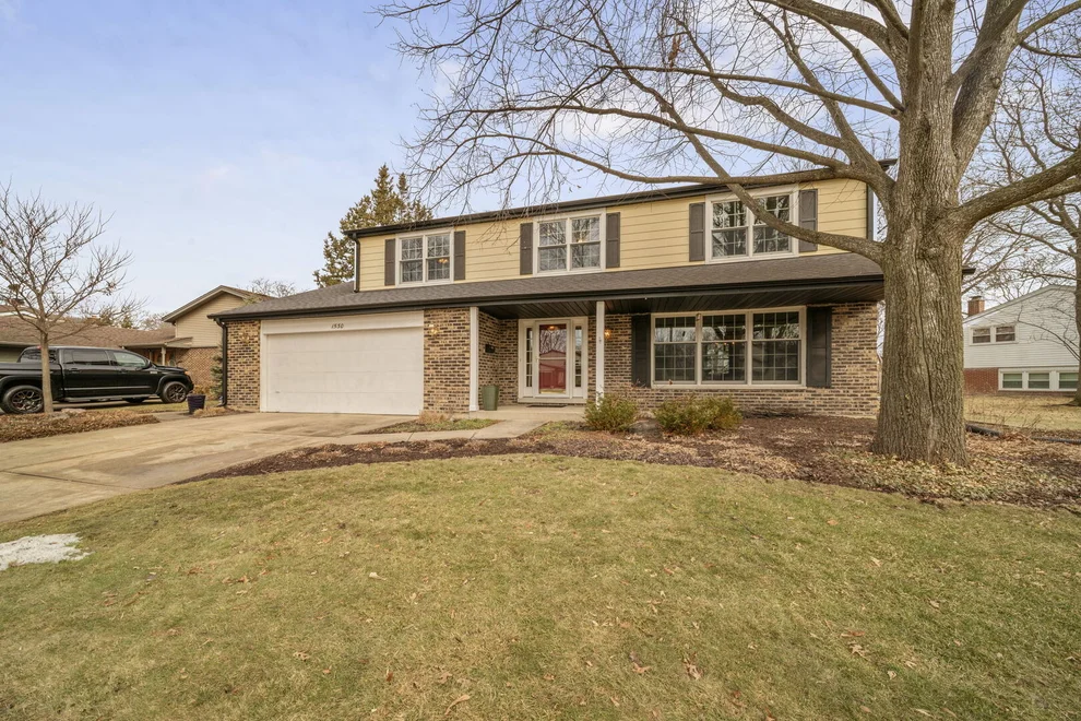 Unit for sale at 1530 E Fleming Drive S, Arlington Heights, IL 60004