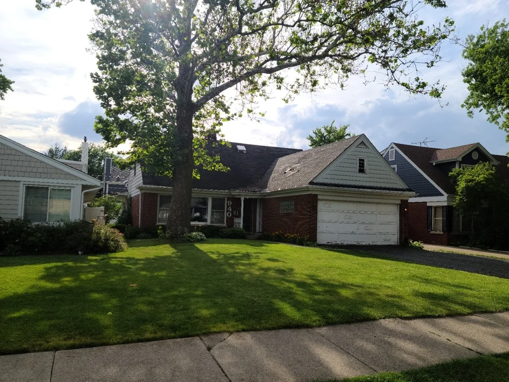Unit for sale at 940 S Kensington Avenue, La Grange, IL 60525