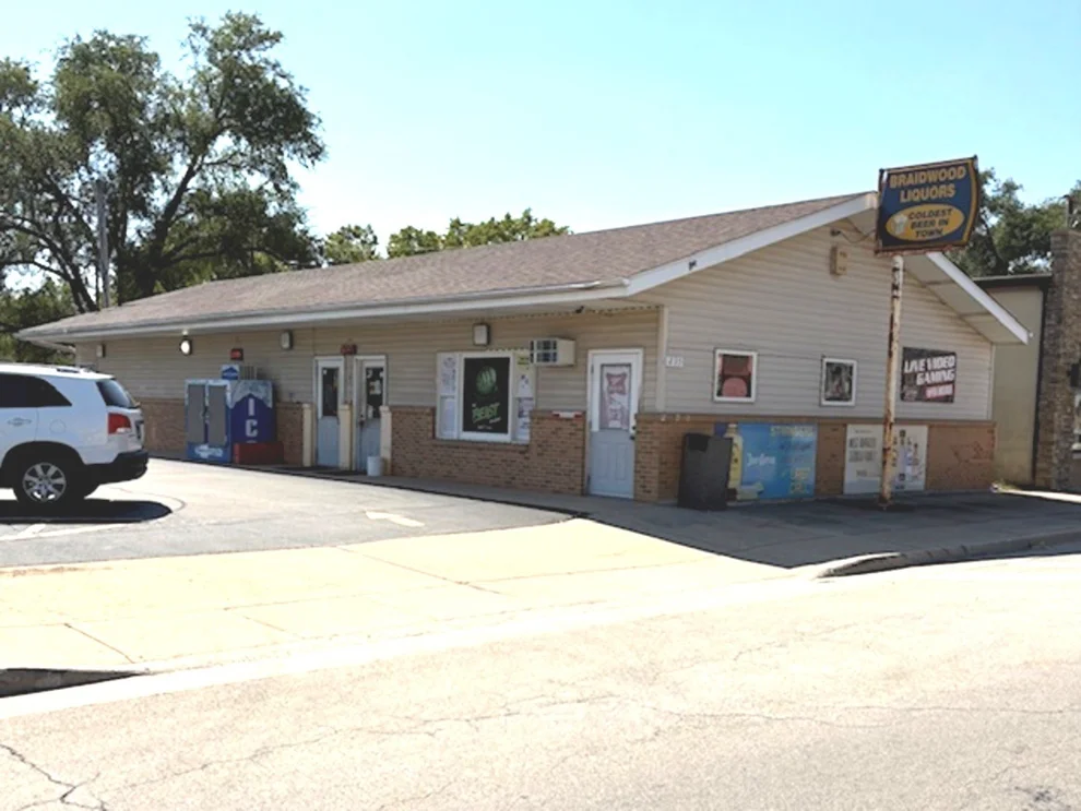 Unit for sale at 235 E Main Street, Braidwood, IL 60408