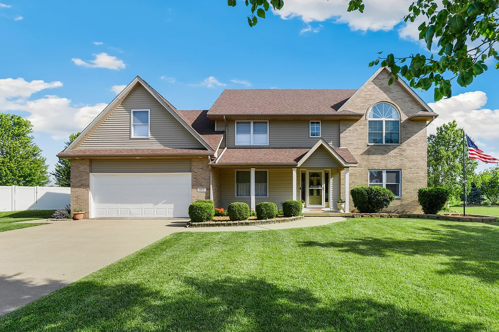 Unit for sale at 855 White Tail Bend, Manteno, IL 60950