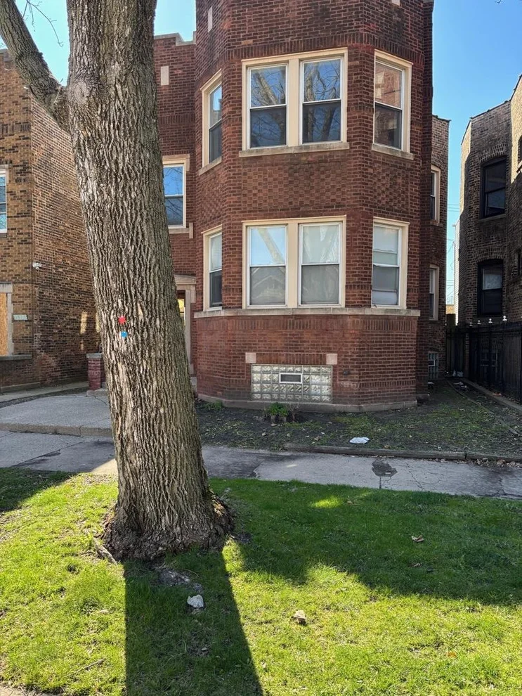 Unit for sale at 7644 S Cornell Avenue, Chicago, IL 60649