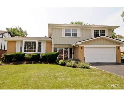 Unit for sale at 919 E VALLEY Lane, ARLINGTON HEIGHTS, IL 60004