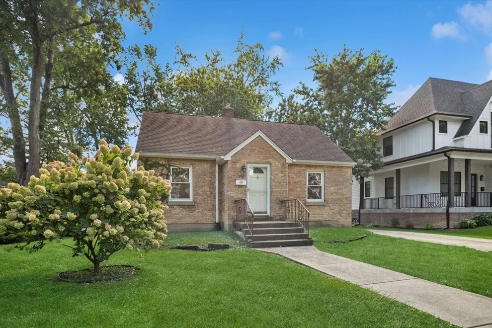 Unit for sale at 657 E Prairie Avenue, Des Plaines, IL 60016