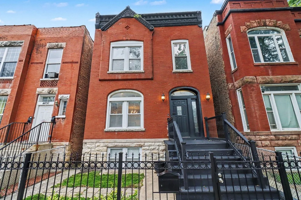 Unit for sale at 4628 S Langley Avenue, Chicago, IL 60653