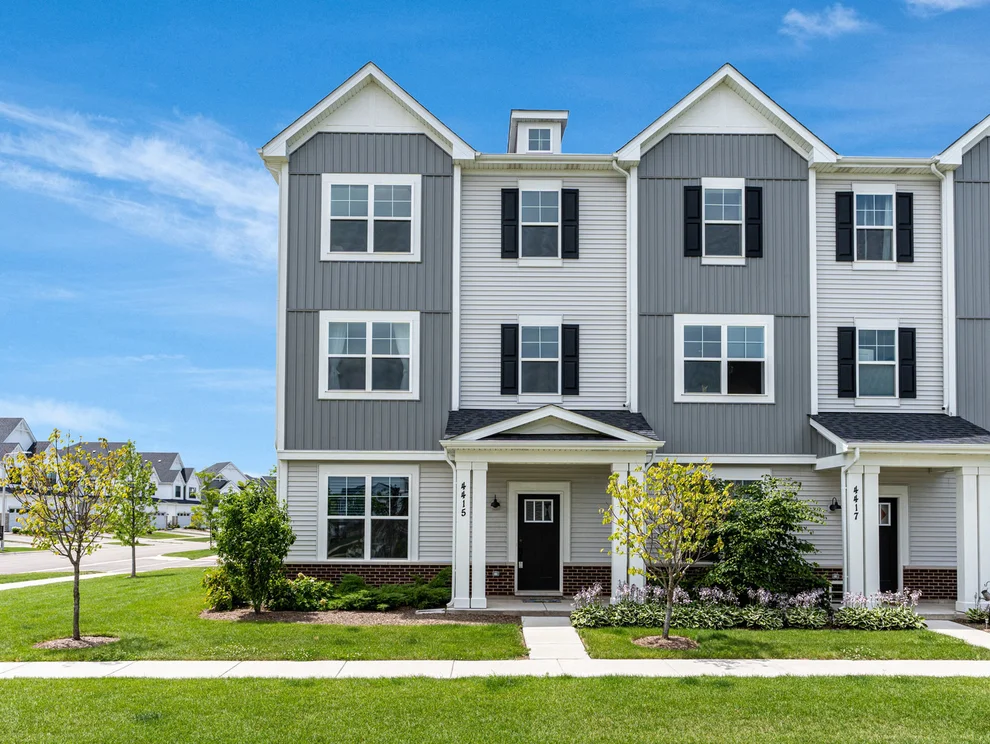 Unit for sale at 4415 Chelsea Manor Circle, Aurora, IL 60504