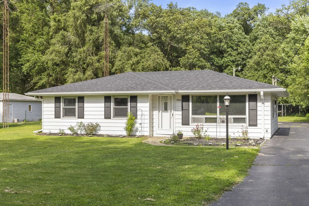 Unit for sale at 1915 Roberts Street, Wilmington, IL 60481
