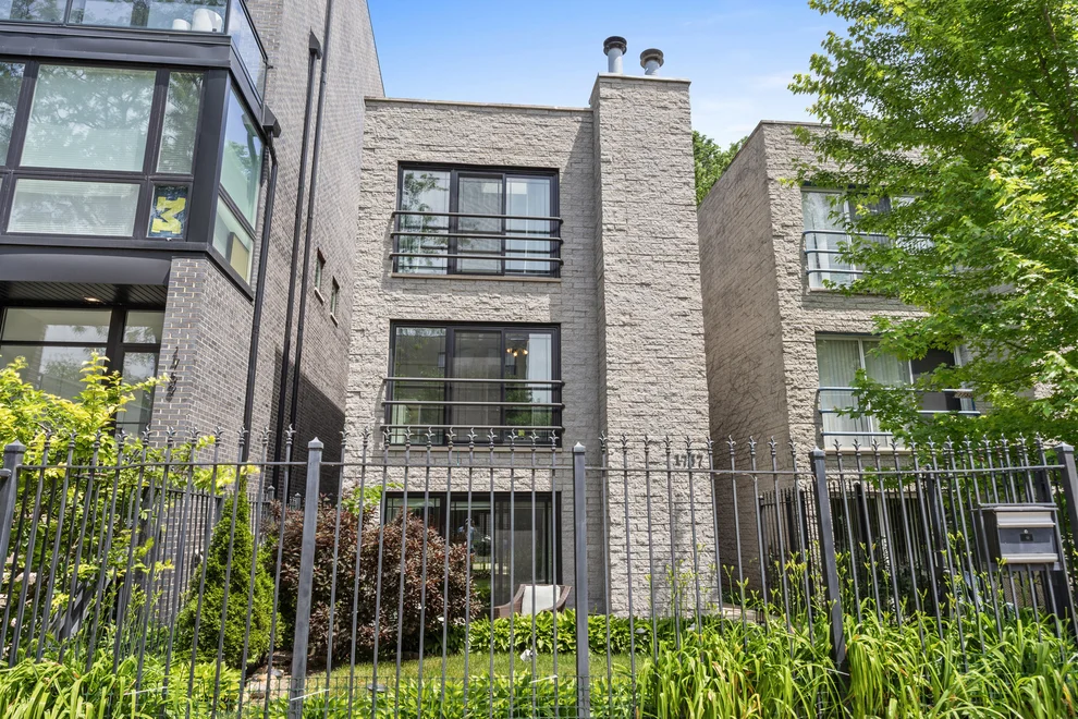 Unit for sale at 1757 N Campbell Avenue, Chicago, IL 60647