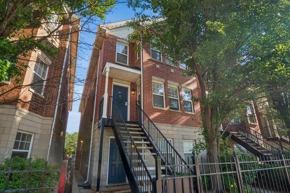 Unit for sale at 667 W DIVISION Street, Chicago, IL 60610