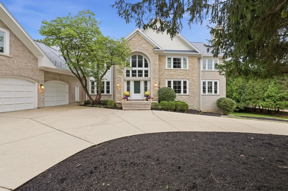 Unit for sale at 3 Hillburn Court, North Barrington, IL 60010