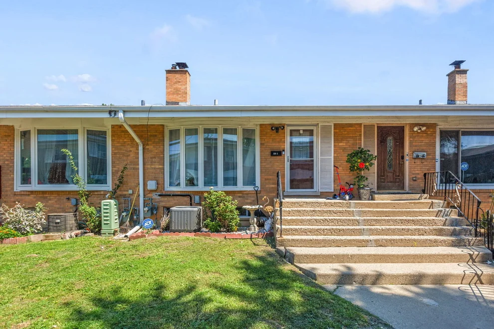 Unit for sale at 8914 Robin Drive, Des Plaines, IL 60016