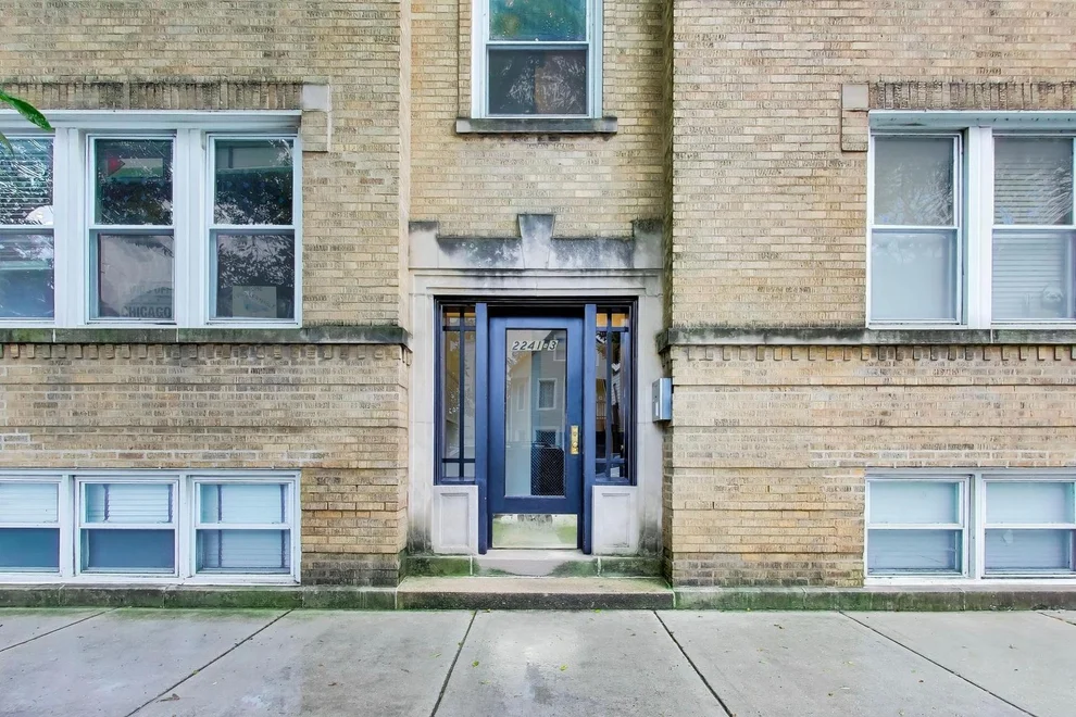 Unit for sale at 2243 W Ainslie Street, Chicago, IL 60625