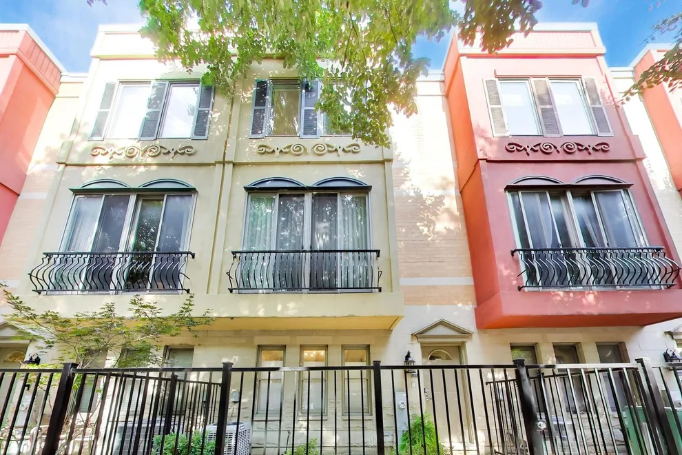 Unit for sale at 515 N Peoria Street, Chicago, IL 60642