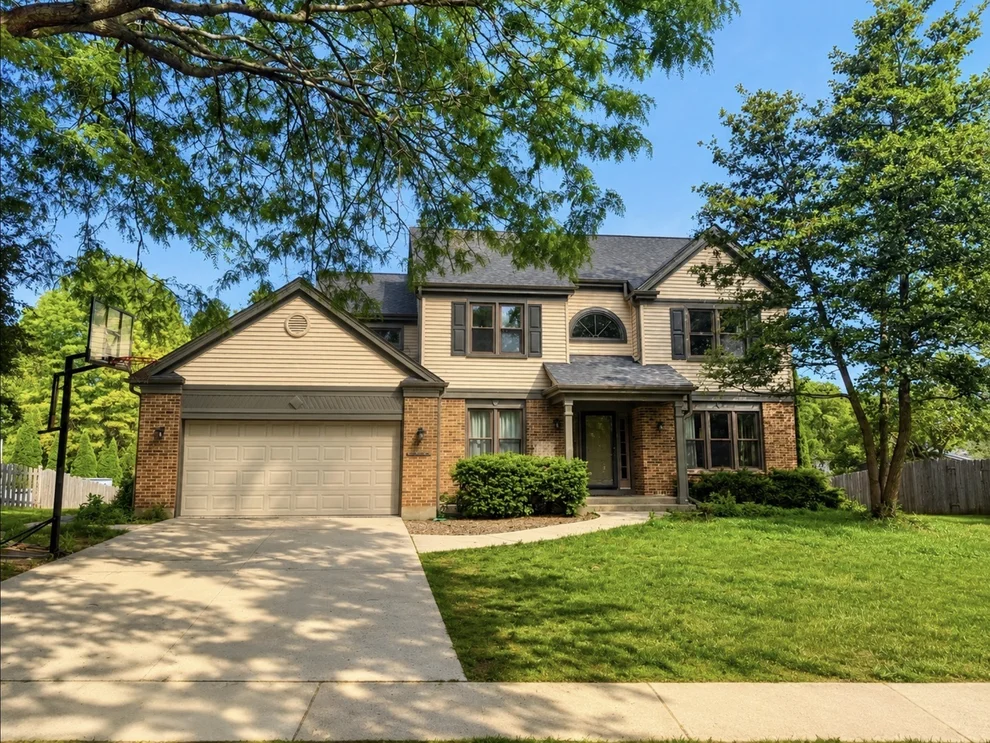 Unit for sale at 201 Conestoga Trail, Cary, IL 60013