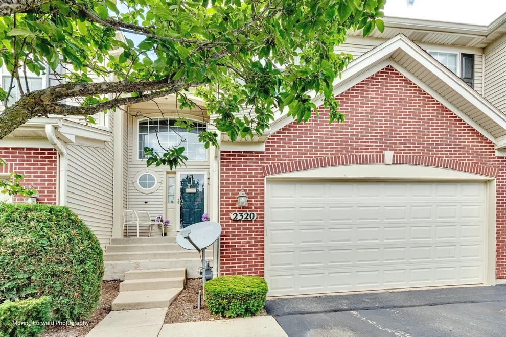 Unit for sale at 2320 Stonegate Road, Algonquin, IL 60102