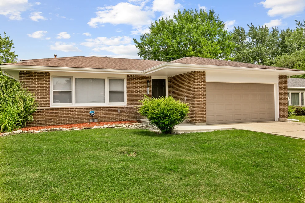 Unit for sale at 20031 Crescent Avenue, Lynwood, IL 60411