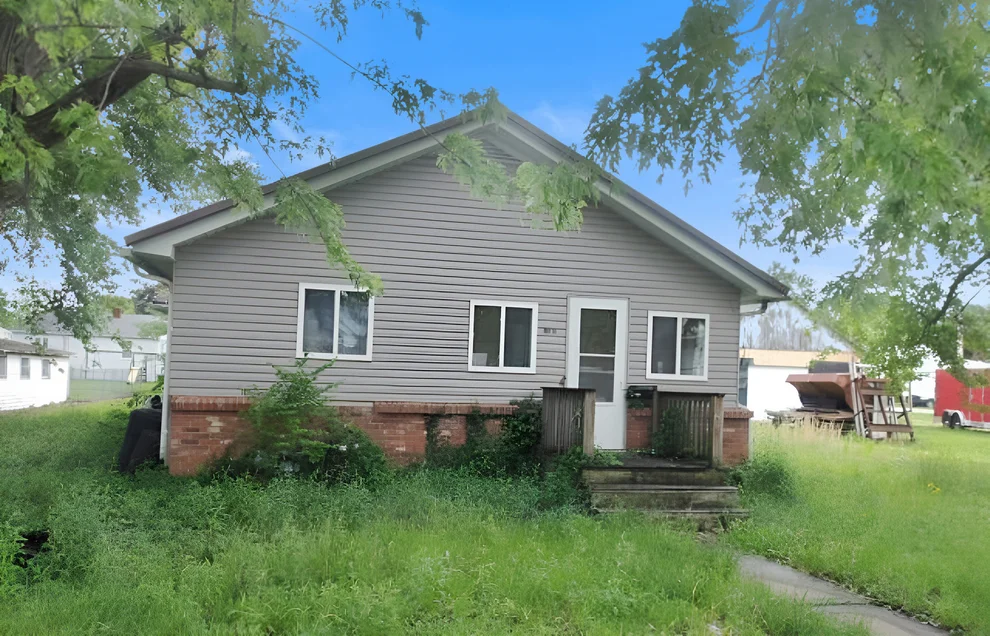 Unit for sale at 408 E Saint Petersburg Street, Robinson, IL 62454