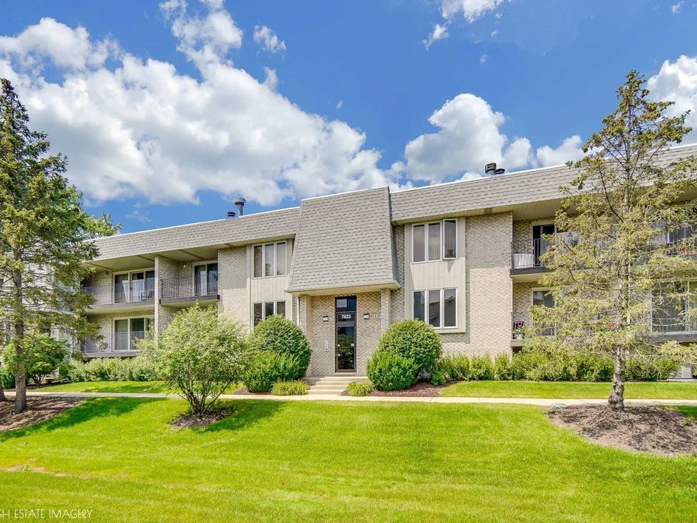 Unit for sale at 7823 W 157th Place, Orland Park, IL 60462