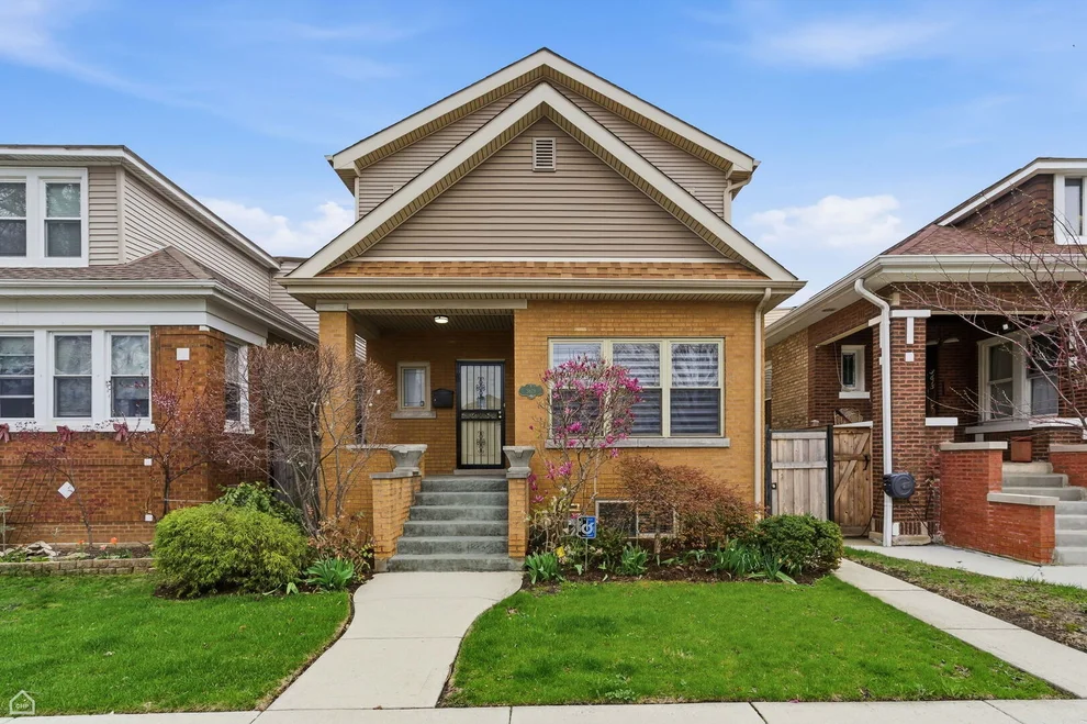 Unit for sale at 3619 N Francisco Avenue, Chicago, IL 60618