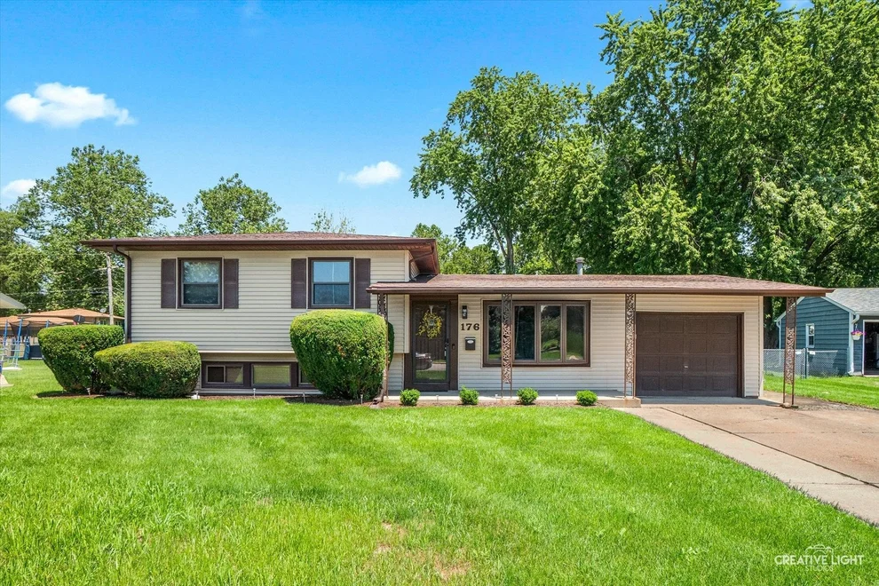 Unit for sale at 176 Boulder Hill Pass, Montgomery, IL 60538