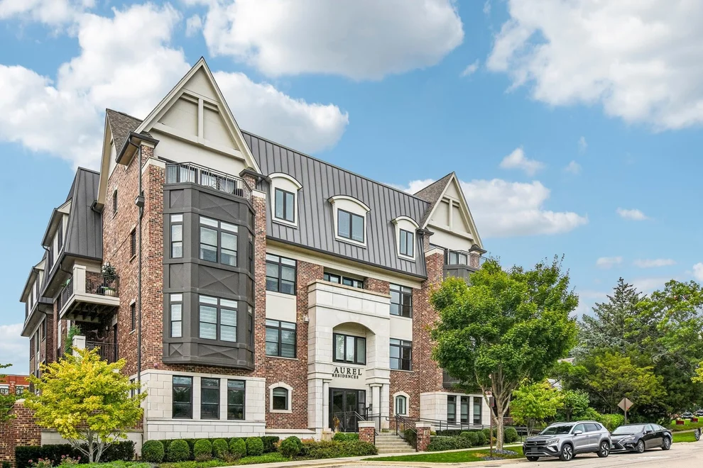 Unit for sale at 815 Laurel Avenue, Highland Park, IL 60035