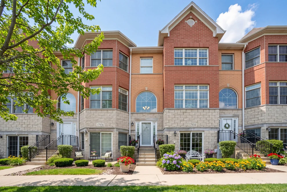 Unit for sale at 17934 Fountain Circle, Orland Park, IL 60467