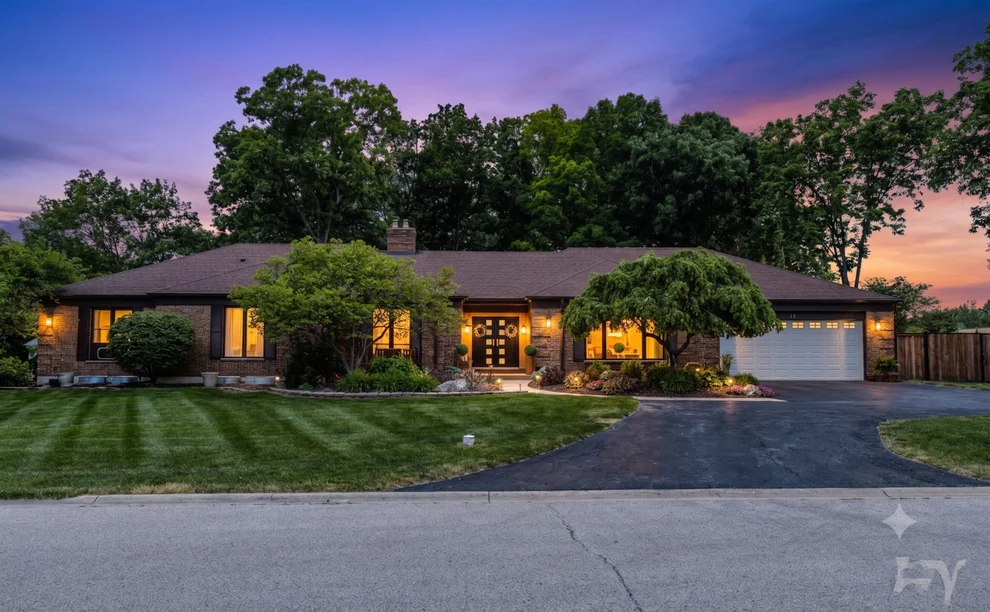 Unit for sale at 140 Janis Court, Wood Dale, IL 60191