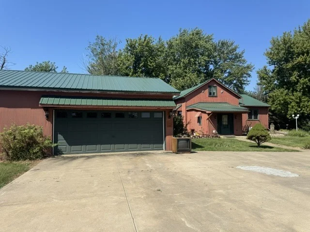 Unit for sale at 1170 N 1st Road, Dana, IL 61321