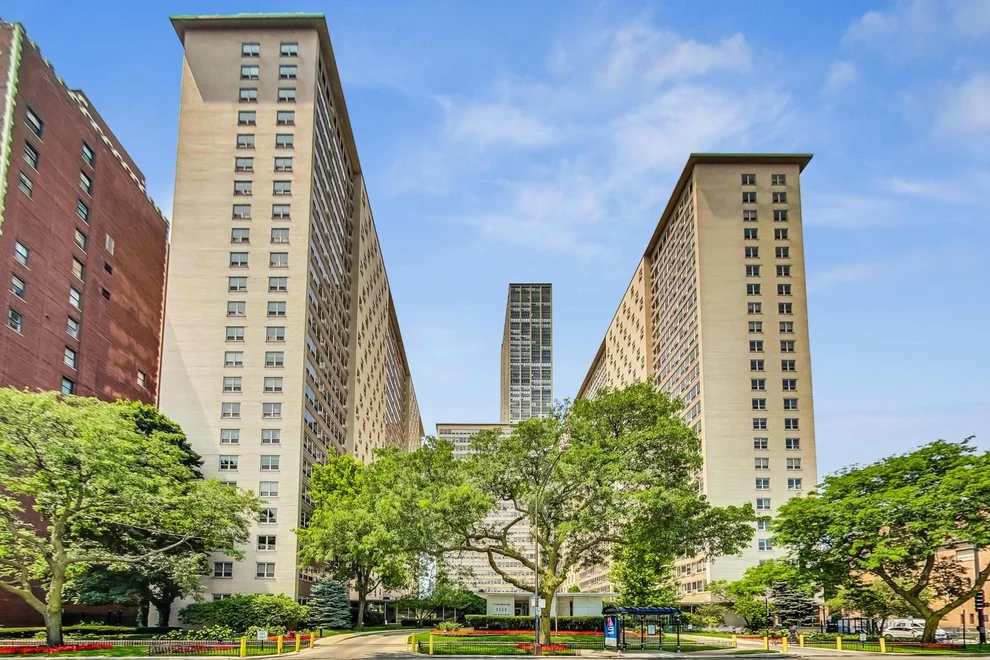 Unit for sale at 3950 N Lake Shore Drive, Chicago, IL 60613