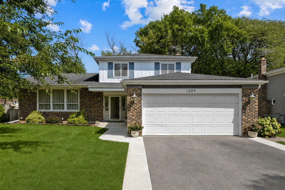 Unit for sale at 1225 N Basswood Lane, Mount Prospect, IL 60056