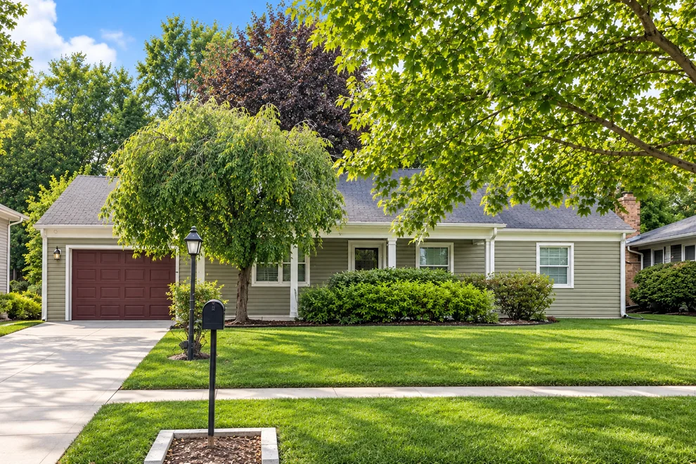 Unit for sale at 292 Indian Hill Drive, Buffalo Grove, IL 60089